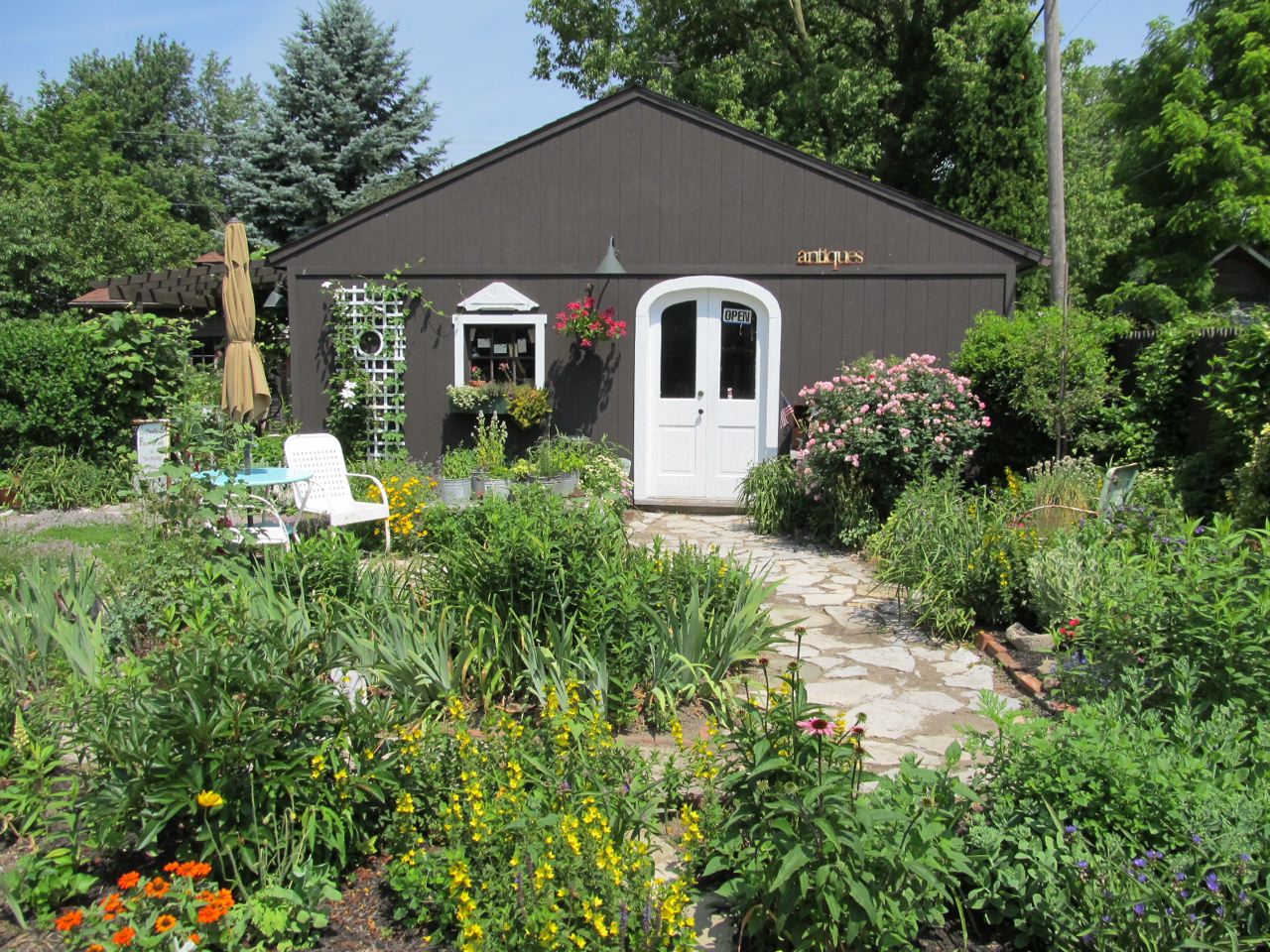 Tea for Three Antiques Mount Victory, The Friendly Town est. 1851